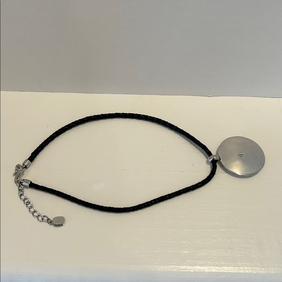 Lauren Ralph Lauren silver medallion choker necklace leather cord adjusts 15-18 - Picture 4 of 8